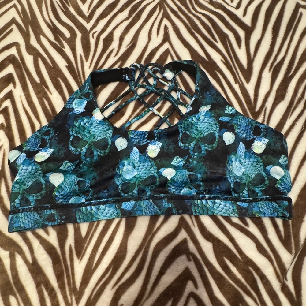 Criss-Cross Back Skull Print CVG Sports Bra • Perfect condition